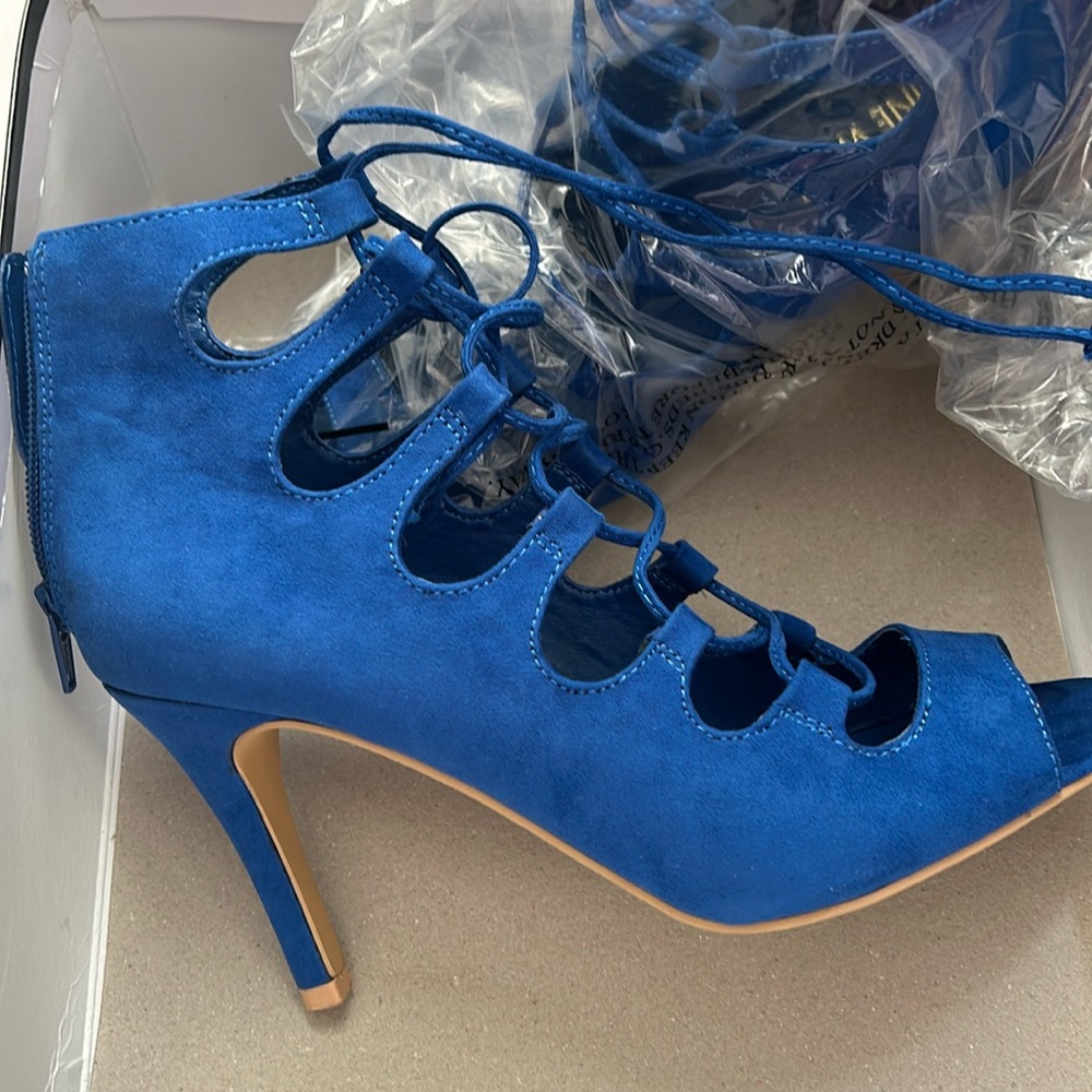 Electric blue Nine West tow up heels